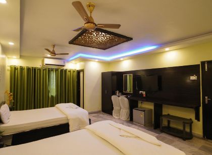 Hotel Shantinivas