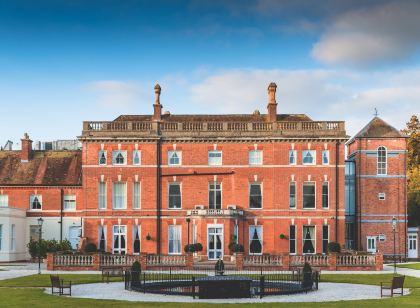 Oakley Hall Hotel