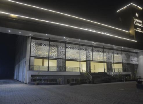 Klyde Exotica , Haldwani