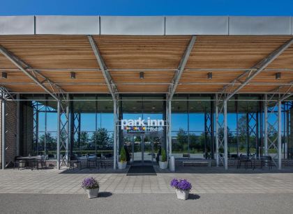 Park Inn by Radisson Oslo Airport Hotel West