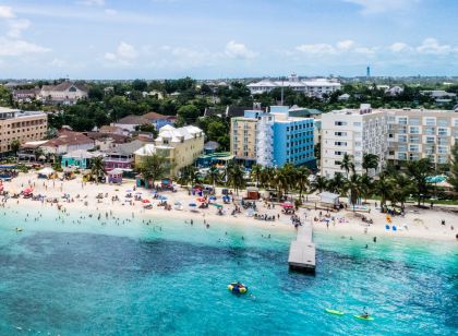 拿騷智選假日套房飯店