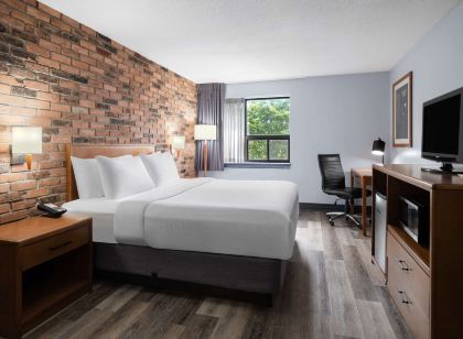 Travelodge by Wyndham Barrie