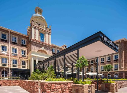 Hampton by Hilton Sandton Grayston