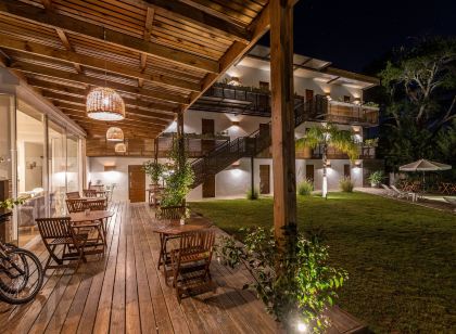 Live Hotel Boutique (Adults Only)