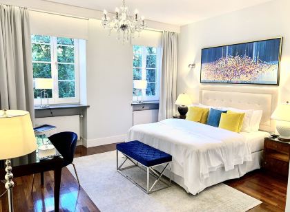 Mondrian Luxury Suites & Apartments Market Square I