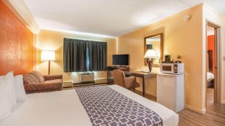 econo-lodge-inn-and-suites-windsor