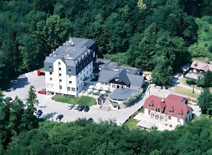 Hotel West