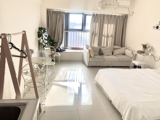 螢火電競概念公寓(廣州融創文旅城店)優惠