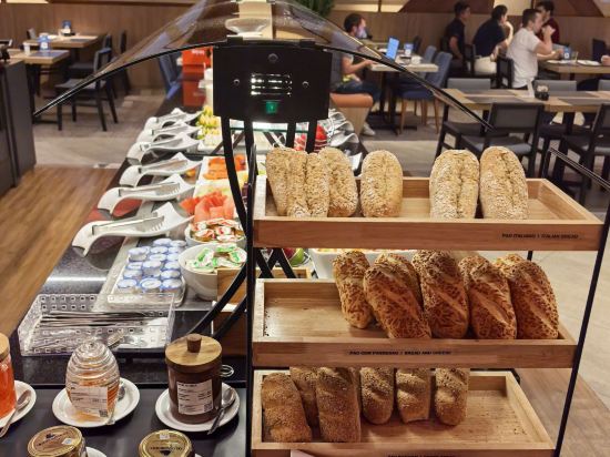 瓜魯由斯機場希爾頓歡朋酒店優惠