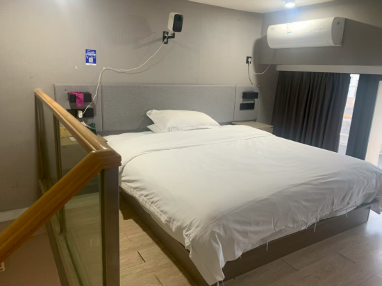 螢火電競概念公寓(廣州融創文旅城店)優惠