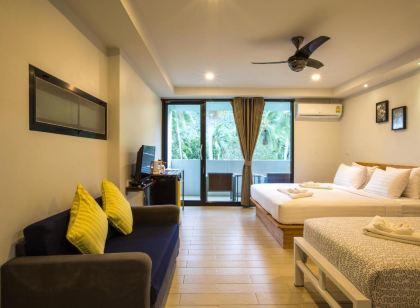 Good Dream Hotel (Khun Ying House)