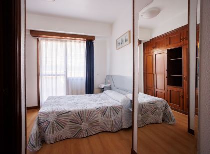 Moon Hostel Bio