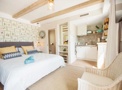 The Beach House Studios & Suites