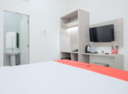 RedDoorz Plus @ Jalan Juanda Medan