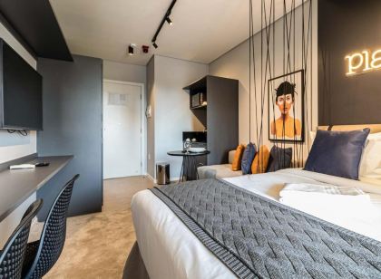 Charlie Houx Pinheiros