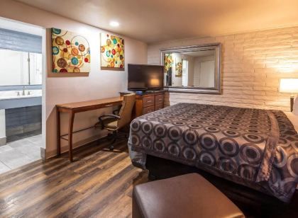 Hitching Post Studios Inn