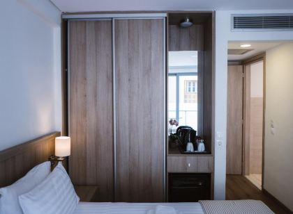 Piraeus Port Hotel