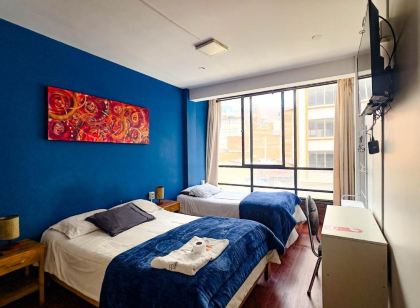 Lobo Hostel la Paz
