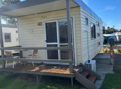 Batemans Bay Holiday Park & Hostel