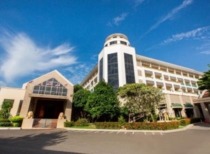 โรงแรมสุรินทร์มาเจสติก