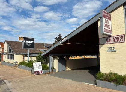 Gateway Motor Inn