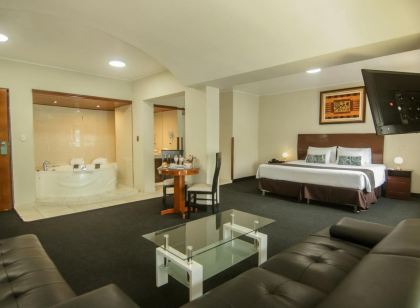 Epiqus Hotel