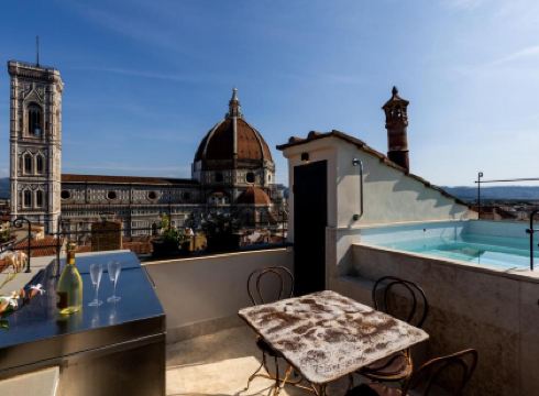 Donati Luxury Tower Suites