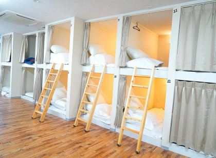 One Hostel&Standing Bar