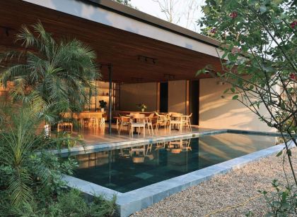 ヴァ リバーサイド リトリート