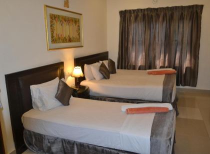 Green Grass Hotel & Restaurant
