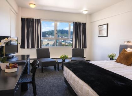Bay Plaza Hotel