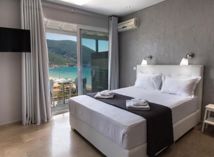 Ponti Beach Hotel