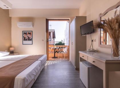 Yria Hotel