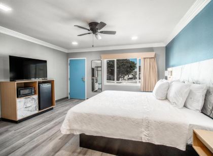 Pacific Inn & Suites