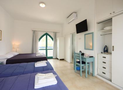 Axiothea Hotel