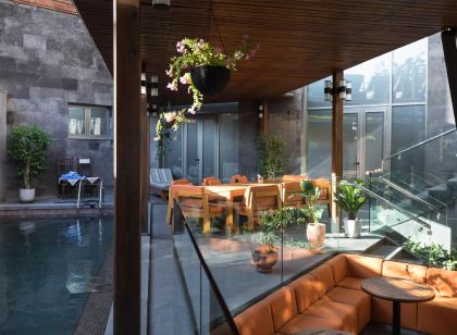 Tufenkian Historic Yerevan Hotel