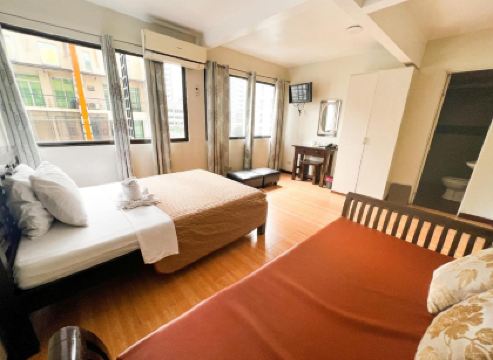 Stone House Hotel Manila