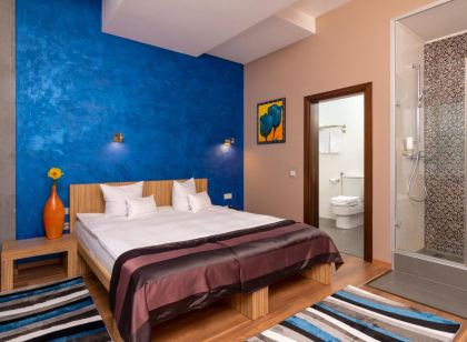 West City Hotel