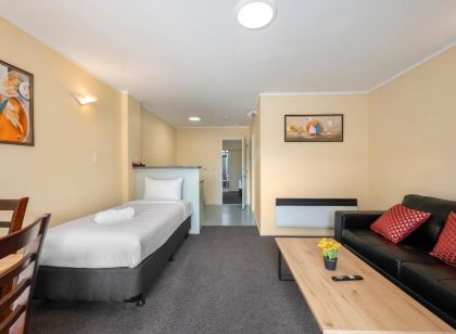 Fenton Court Motel