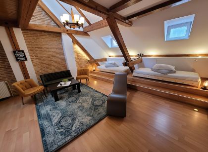 Main Square Apartments & More