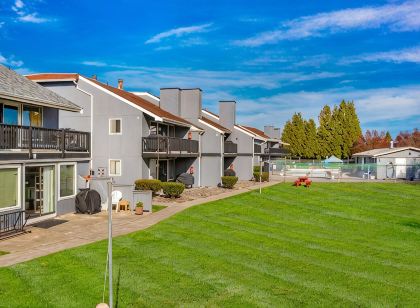 Cozy Birch Bay Summer Break • Hot Tub • 205