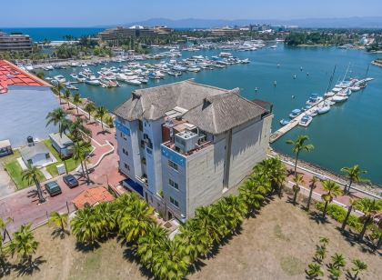 Hotel Boutique Marina Banderas Suites