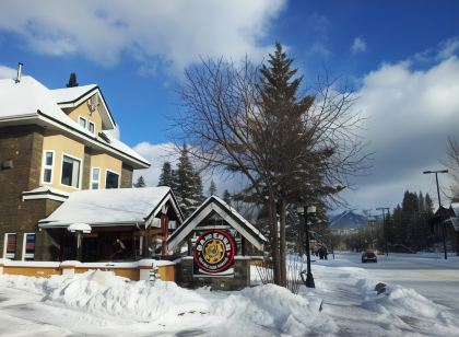 Samesun Banff Hostel