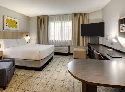 Sonesta Simply Suites Miami Airport Doral