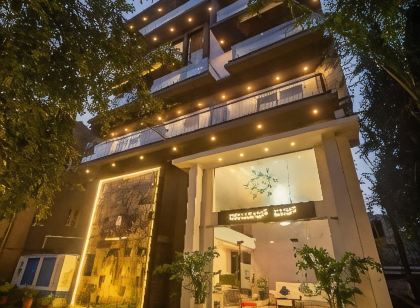 Royal Ace Boutique Hotel