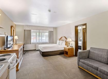 Clarion Hotel & Suites Fairbanks Near Ft Wainwright
