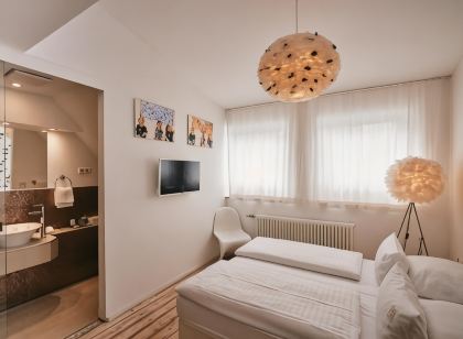 18Arts Hotel - Living in a Gallery!