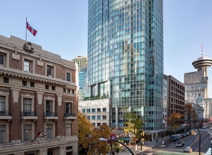 Auberge Vancouver Hotel