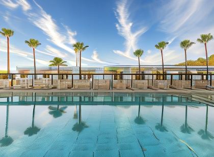 Napa Mermaid Hotel & Suites
