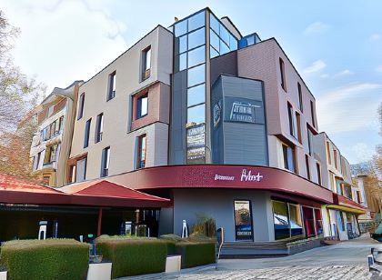 Monet Hotel